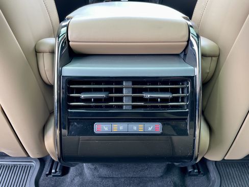 Used 2024 Land Rover Range Rover Sport SE AWD/4WD image 26