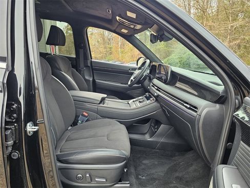 Certified 2025 Hyundai Palisade Calligraphy image 29