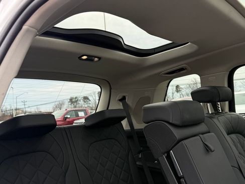 Used 2025 BMW X7 xDrive40i w/ Premium Package image 24