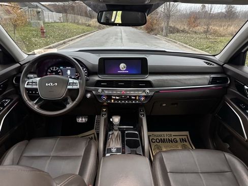 Used 2022 Kia Telluride SX w/ Towing Package image 11