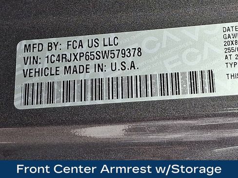 Used 2025 Jeep Wrangler Sahara 4xe image 32