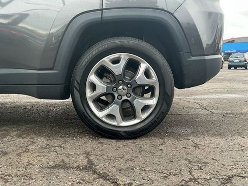 Used 2018 Jeep Compass Limited w/ Navigation Group AWD/4WD image 19