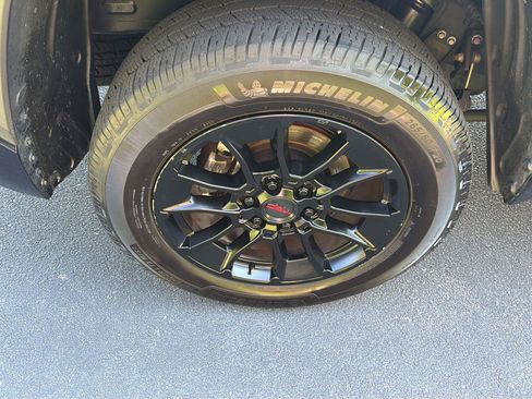 Used 2022 Toyota Tundra SR5 w/ Convenience Package RWD image 36