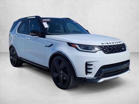 Certified 2025 Land Rover Discovery Dynamic SE AWD/4WD image 3