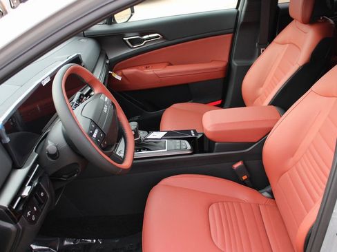 New 2026 Kia Sportage SX image 6