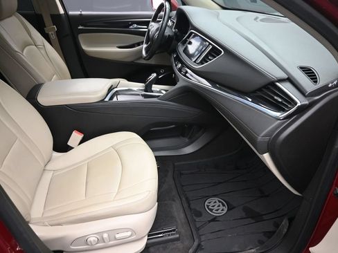Used 2019 Buick Enclave Premium w/ Experience Buick Package FWD image 9