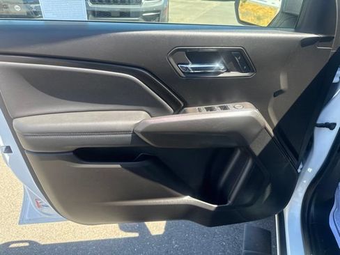 Used 2024 Chevrolet Colorado LT w/ LT Convenience Package II AWD/4WD image 11