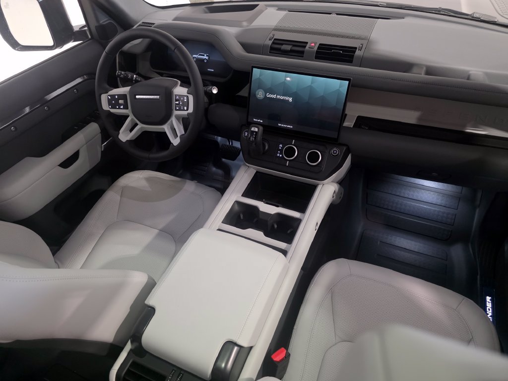 New 2026 Land Rover Defender 110 X-Dynamic SE AWD/4WD image 14