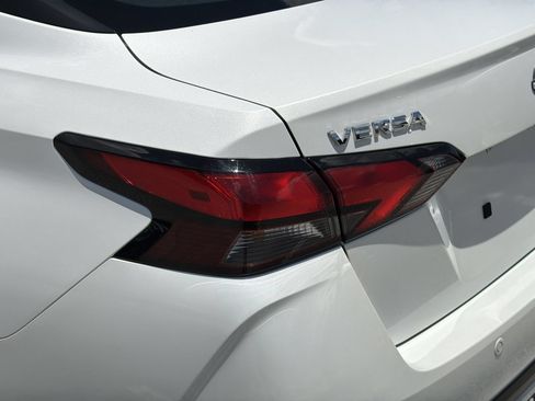 Used 2024 Nissan Versa SV FWD image 7