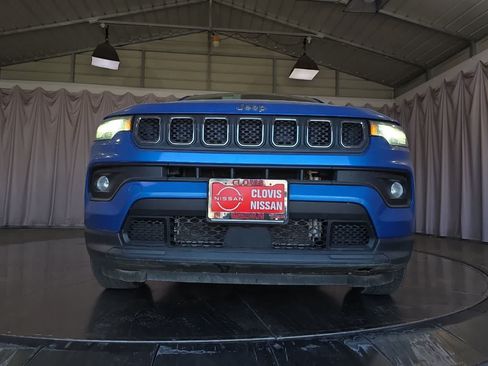 Used 2024 Jeep Compass Latitude AWD/4WD image 11