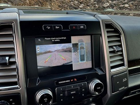 Used 2015 Ford F150 Platinum w/ Equipment Group 701A Luxury image 19