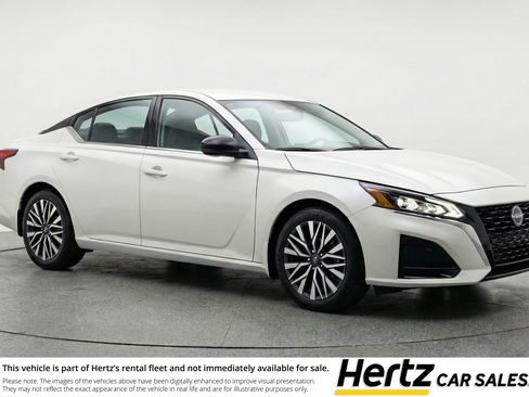 Used 2025 Nissan Altima 2.5 SV FWD image 1