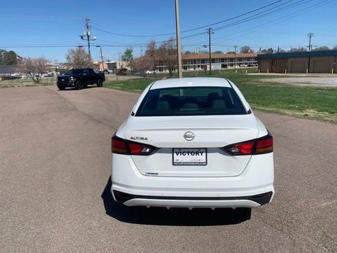 Used 2025 Nissan Altima 2.5 SV image 6