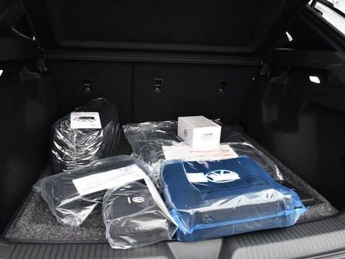 New 2026 Volkswagen ID.4 Pro image 24