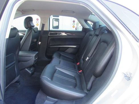 Used 2016 Lincoln MKZ Hybrid image 17