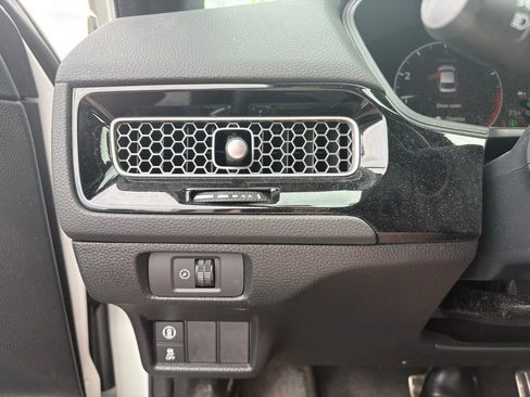 Used 2023 Honda Civic Sport image 8