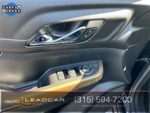 Used 2021 GMC Acadia SLE image 22