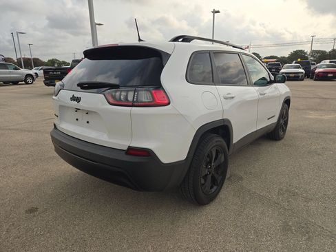 Used 2021 Jeep Cherokee Latitude Plus w/ Sun & Sound Group AWD/4WD image 3