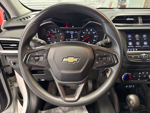 Used 2022 Chevrolet TrailBlazer LS FWD image 5