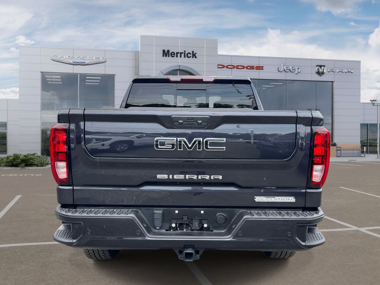 Used 2024 GMC Sierra 1500 Elevation w/ Elevation Premium Package AWD/4WD image 7