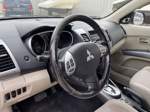 Used 2009 Mitsubishi Outlander SE image 10