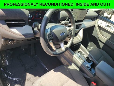 Used 2025 Ford Explorer Active RWD image 7
