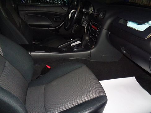 Used 2002 MAZDA MX-5 Miata RWD image 9