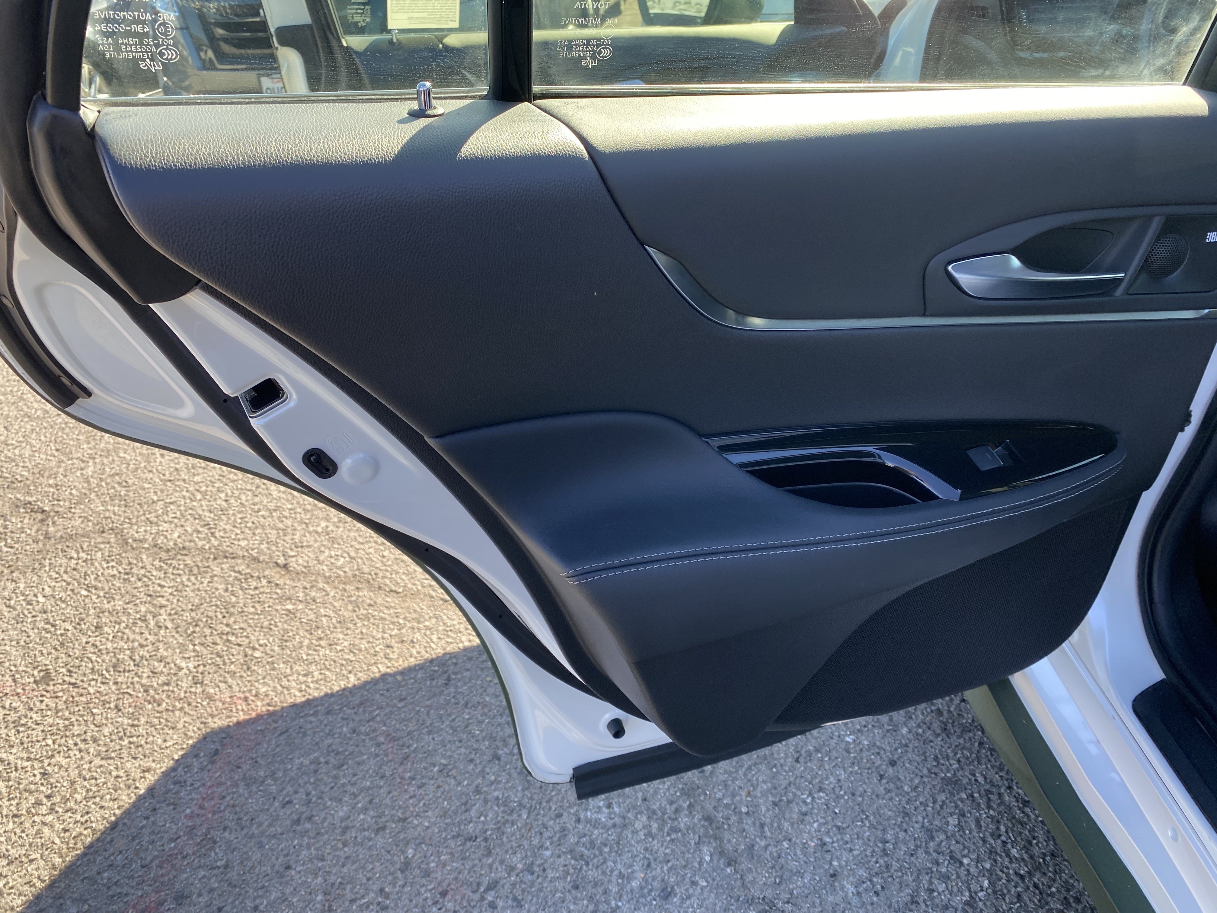 Used 2022 Toyota Mirai w/ Advanced Technology Package RWD image 17