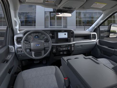 New 2025 Ford F250 XL w/ XL Chrome Package image 9