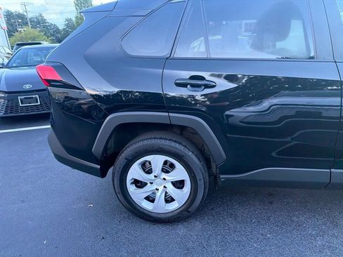 Certified 2025 Toyota RAV4 LE AWD/4WD image 4