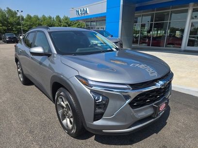 New 2025 Chevrolet Trax LT w/ Driver Confidence Package