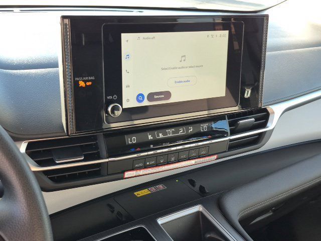 Used 2026 Toyota Sienna LE FWD image 14