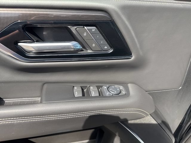 Certified 2025 GMC Yukon Elevation w/ LPO, Elevation Black Package AWD/4WD image 24