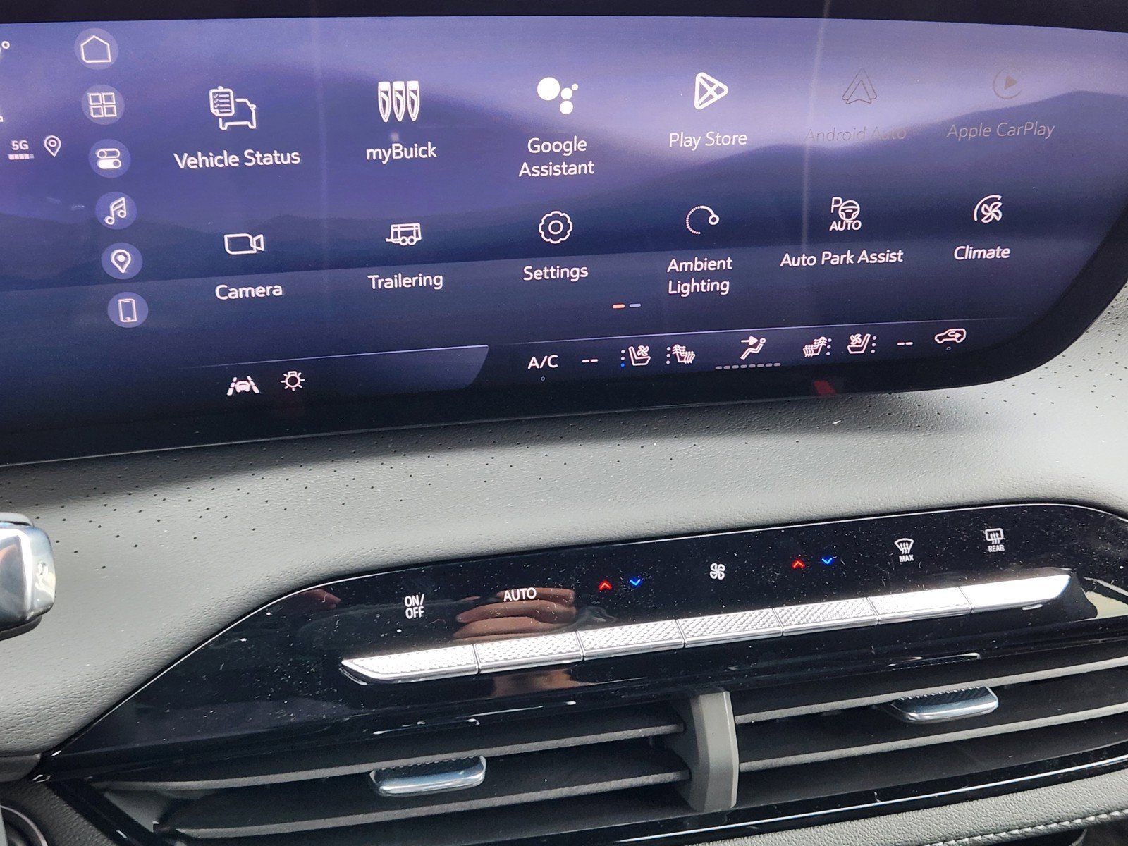 New 2026 Buick Enclave Avenir w/ Super Cruise Package FWD image 13