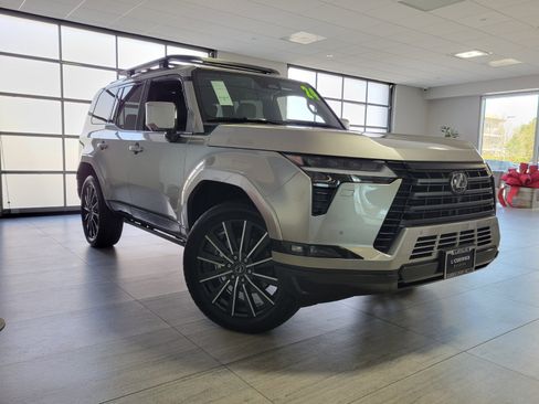 Used 2024 Lexus GX 550 w/ Accessory Package (31) image 7