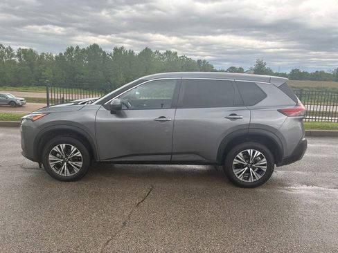 Used 2023 Nissan Rogue SV AWD/4WD image 3