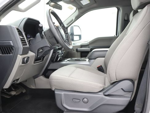 Used 2022 Ford F250 XLT w/ Black Appearance Package AWD/4WD image 8