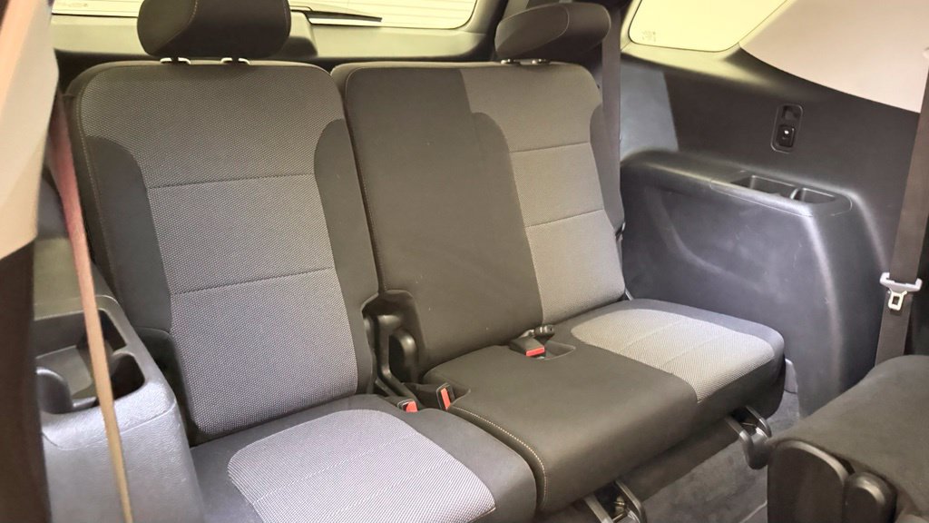 Used 2021 Chevrolet Traverse LT FWD image 40