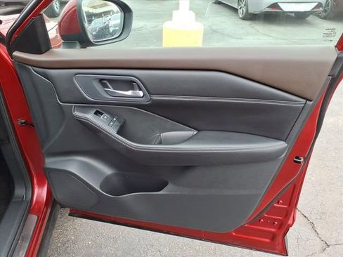 Used 2023 Nissan Rogue SL w/ SL Premium Package image 21