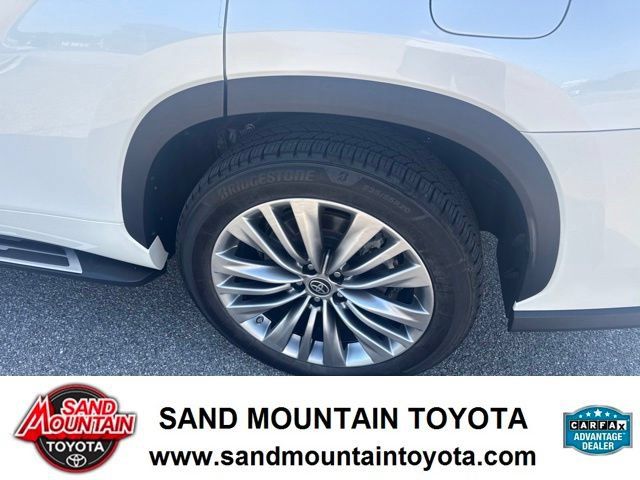 Used 2021 Toyota Highlander Platinum FWD image 11