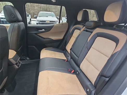 Used 2026 Chevrolet Equinox ACTIV w/ Convenience Package III image 25