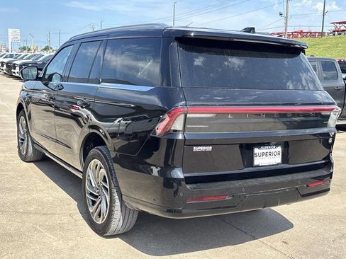 Used 2025 Lincoln Navigator Reserve AWD/4WD image 10