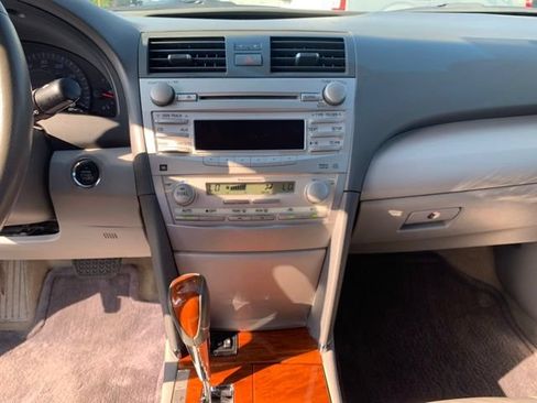 Used 2010 Toyota Camry XLE FWD image 33