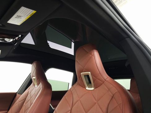 Used 2023 BMW iX xDrive50 w/ Premium Package image 19