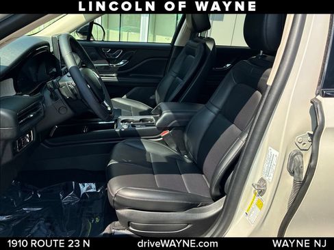 Certified 2023 Lincoln Corsair AWD w/ Equipment Group 101A image 12