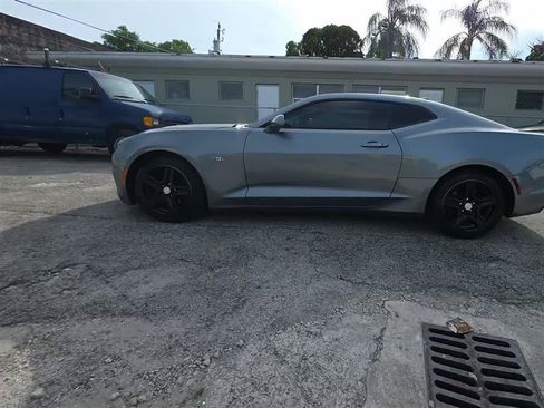 Used 2020 Chevrolet Camaro LT RWD image 6