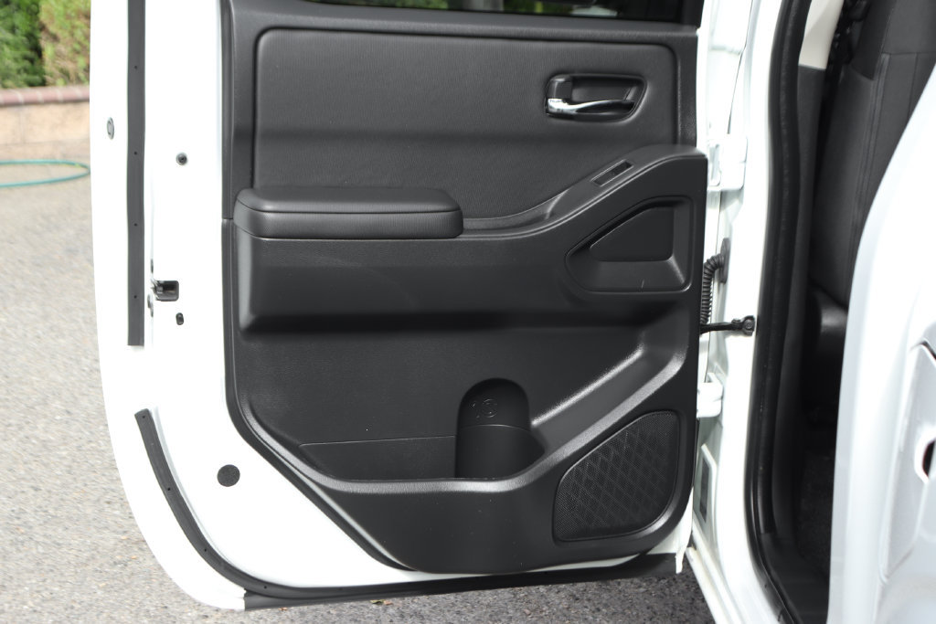 Used 2024 Nissan Frontier SV w/ SV Convenience Package RWD image 29