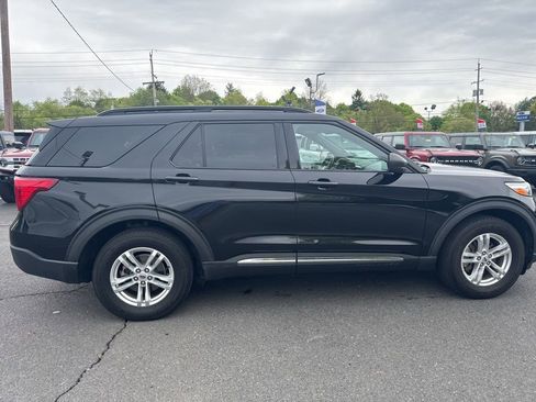 Used 2020 Ford Explorer XLT w/ Equipment Group 202A AWD/4WD image 6