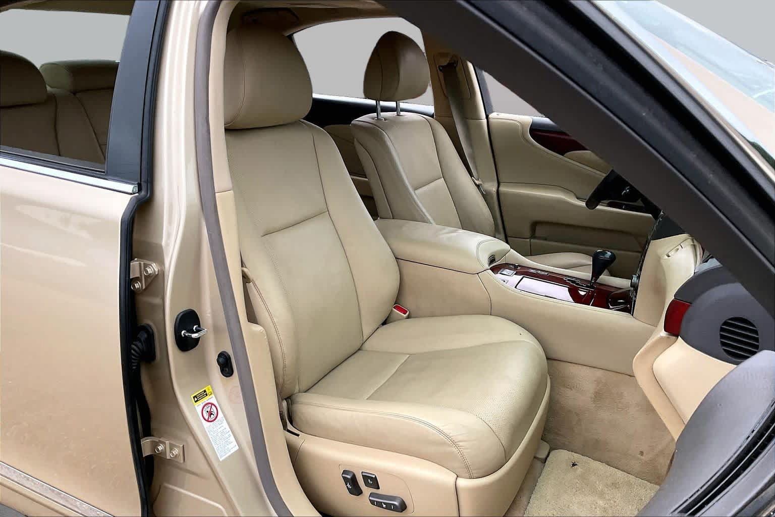 Used 2007 Lexus LS 460 RWD image 8