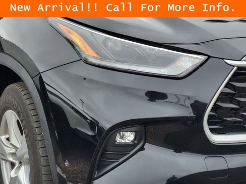 Used 2021 Toyota Highlander LE AWD/4WD image 7